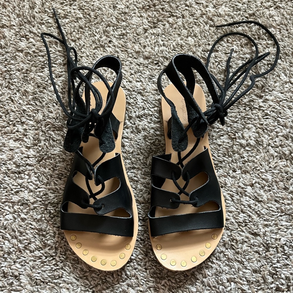 Qupid Black Leather Lace-Up Gladiator Sandals Size 6 - Picture 7 of 11